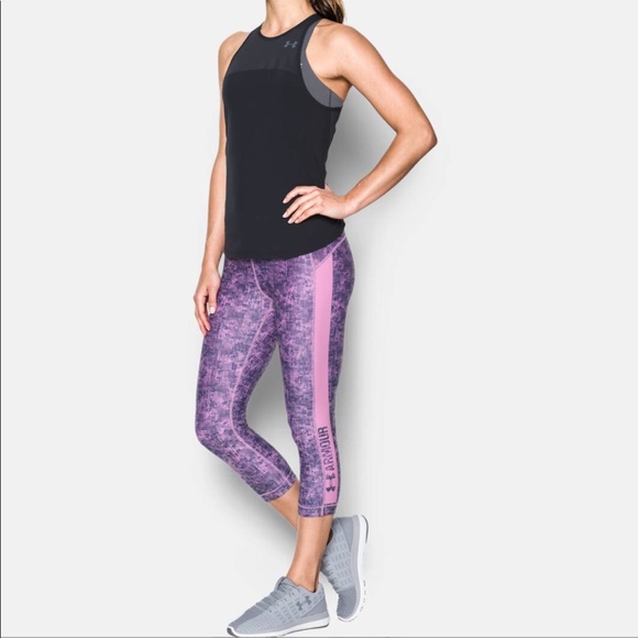 Under Armour HeatGear Armour Graphic Capris - Picture 3 of 5